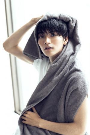 新「仮面ライダー」の山本涼介、初カレンダー発売！テーマは“彼女目線”