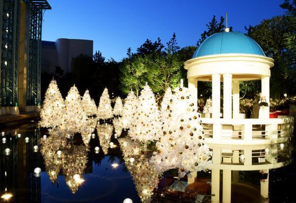 【ディズニー】祝・15周年新イルミネーションも！「イクスピアリ・クリスマスタウン」