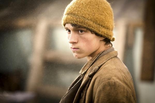 新“スパイダーマン”トム・ホランド、『白鯨との闘い』で船の操作までマスター!?