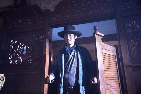 ディーン・フジオカ、極寒撮影でもキャストと仲良し！