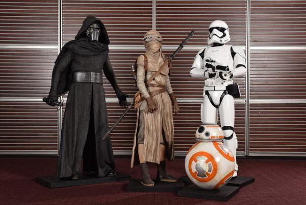 田辺誠一＆しょこたん＆マギーも参加！　“BB-8 アート”プロジェクト、世界初公開