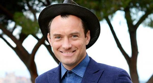 ジュード・ロウの15歳の愛娘がモデル・デビュー