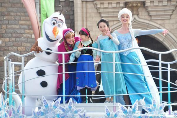 【ディズニー】本田望結・紗来姉妹がアナ＆エルサとレリゴー！スペシャルイベント開催