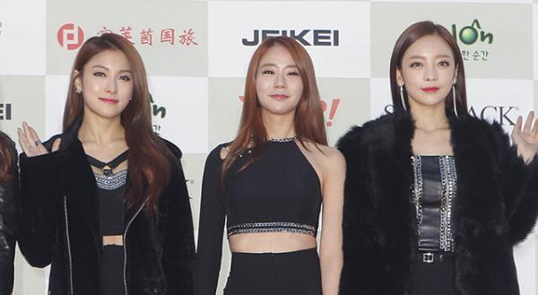 「KARA」メンバー3人が事務所契約終了を公式発表