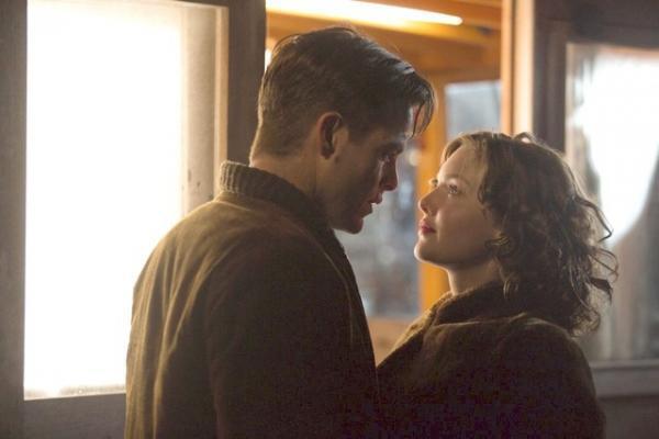 クリス・パインの恋人役！『ザ・ブリザード』の最旬女優ホリデー・グレンジャーに注目