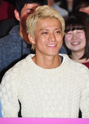 小栗旬、アクションシーンでの向井理の衝撃の落馬を明かす！「恐怖の撮影でした」