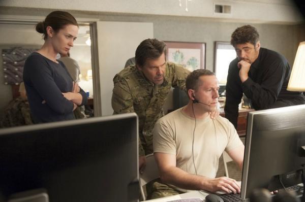 エミリー・ブラント、麻薬戦争の渦中へ！アカデミー賞ノミネート極限の映像解禁『ボーダーライン』