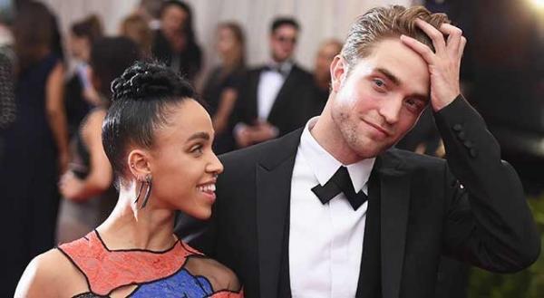 ロバート・パティンソン、婚約者に「今年結婚しないなら別れる」と迫られる