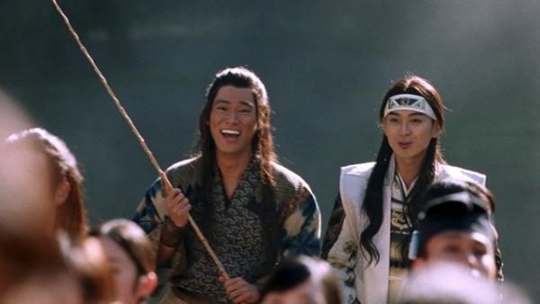 au三太郎、“行列に並ぶともらえるもの”でヒートアップ!?