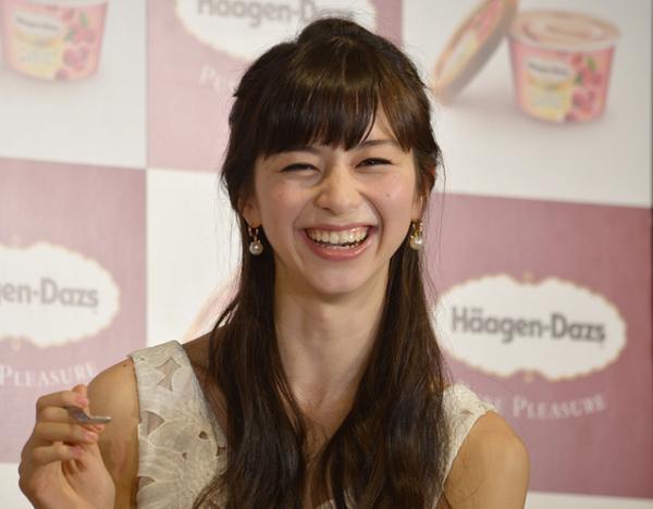 中条あやみ、19歳の誕生日サプライズに感激！「楽しみながら全力で頑張りたい」