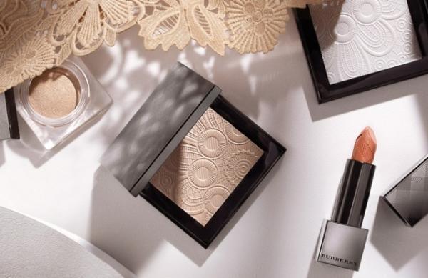 バーバリー・メイクアップから春夏の新作コレクションが登場！