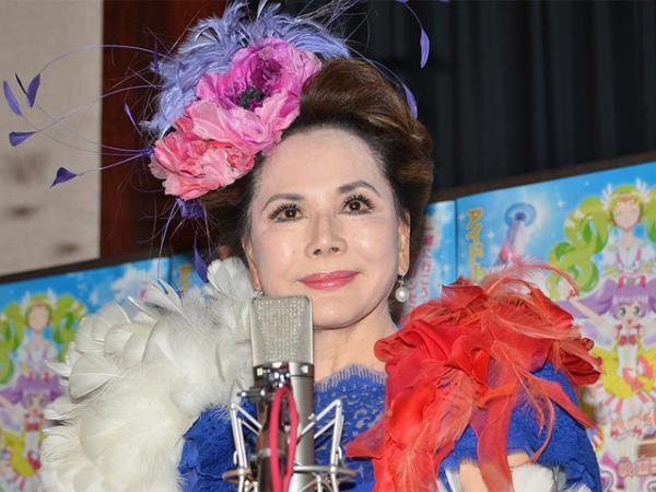 デヴィ夫人、不倫騒動で休業のベッキーを擁護 スクープに苦言「大きなお世話」