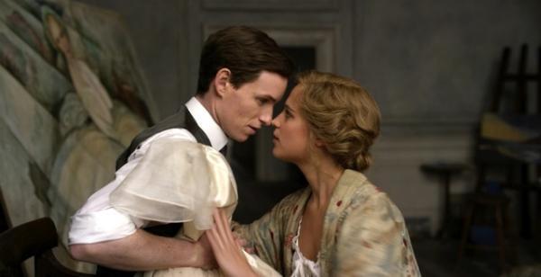 【特別映像】エディ・レッドメイン＆アリシア・ヴィキャンデル、真の自分を生きたリリーの勇気を称賛