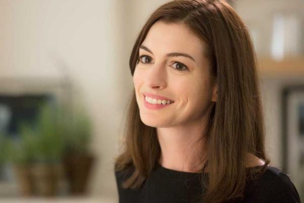 【特別映像】アン・ハサウェイ『マイ・インターン』での撮影を語る 「にぎやかで楽しかった」