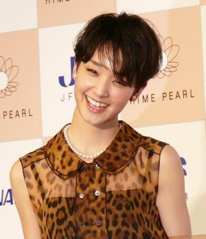 剛力彩芽、パールプリンセス2016に選ばれて「新しい自分に出会いたい」