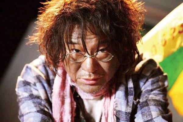 東出昌大が思わず後ずさる!? 船越英一郎がホームレスに『ヒーローマニア-生活-』