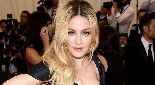 マドンナ、「私の彼氏と寝たトレーナーをクビにした！」とツアーで自ら暴露