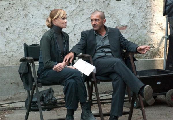 アントニオ・バンデラス、夫婦最後の2ショット!? 共演作『オートマタ』から到着