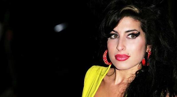 エイミー・ワインハウスの父、娘を描いた映画に「監督がみんなを騙してる」と激怒