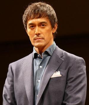 阿部寛、共演した岡田准一を突然“さん”づけ！　その理由は？