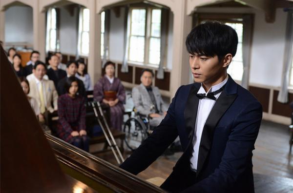 東出昌大、ピアノに向かう端正な横顔を披露！「さよならドビュッシー」先行試写会実施も