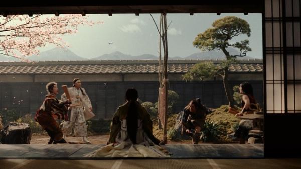 桃太郎＆鬼、コンビ最強説！ 「三太郎」白熱“羽子板”バトル