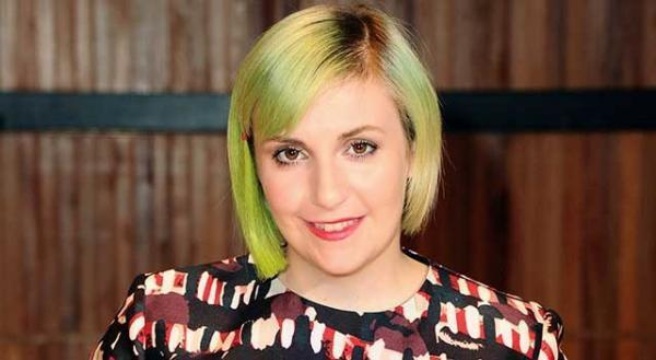 レナ・ダナム、卵巣膿腫破裂で入院、手術へ