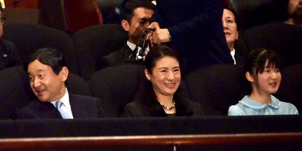 岡田准一、皇太子さまご夫妻＆愛子さまと『エヴェレスト』観賞 「愛に包まれた時間」