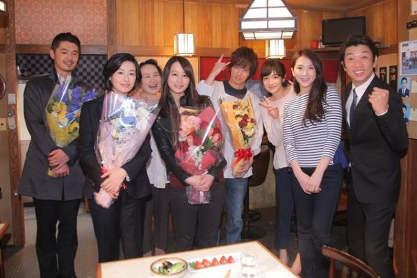 堀北真希主演「ヒガンバナ」クランクアップ！　DAIGOも割烹着姿で「生きててよかった」