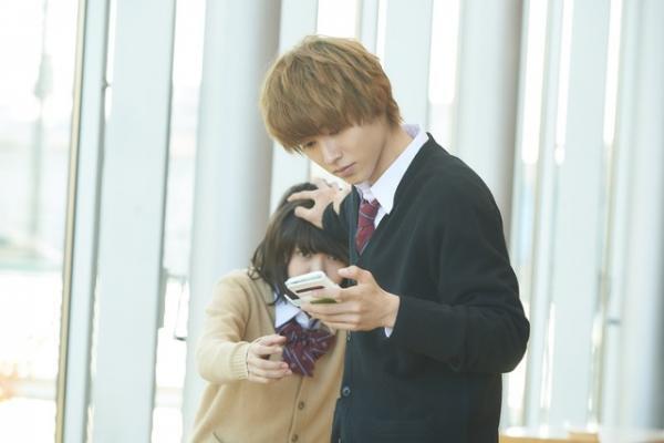 山崎賢人、“ドS”全開!? ブラックな王子ビジュアル解禁『オオカミ少女と黒王子』