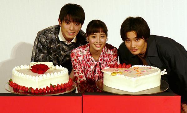 野村周平＆真剣佑、ホワイトデーの特製ケーキデコ対決！広瀬すずが選んだのは？