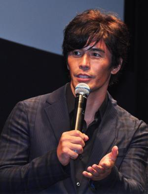 伊藤英明、芸能界入りの奇妙な経緯からイクメンぶりまで赤裸々に告白！