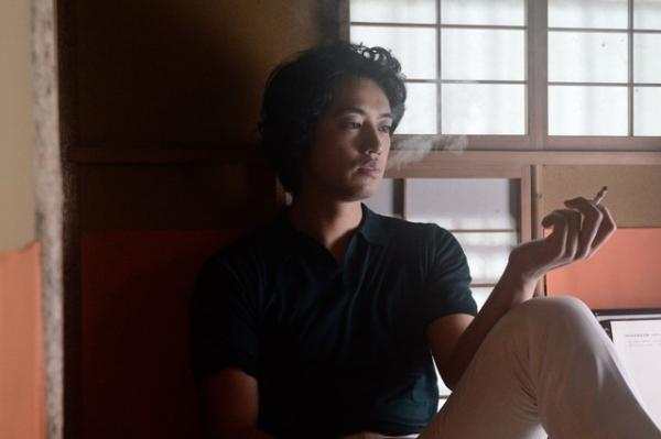 斎藤工、自身のラジオ番組に『無伴奏』主題歌歌う「Drop’s」を指名！