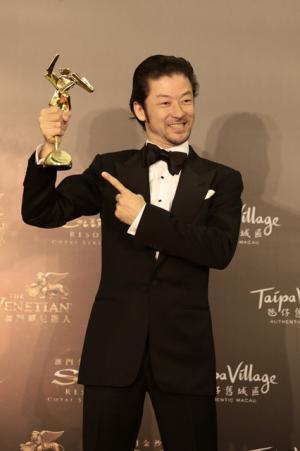 浅野忠信、アジア・フィルム・アワードで海外にアピール！「みなさんと仕事をしたい」