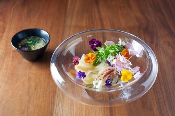 虎ノ門ヒルズでフラワーマート開催中！ レストラン＆カフェにて期間限定フラワーメニューも