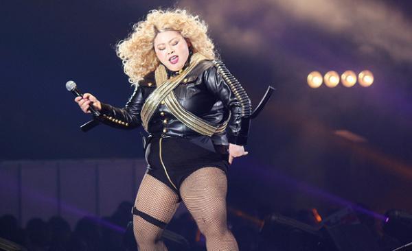 【第22回東京ガールズコレクションS/S】渡辺直美、ビヨンセのスーパーボウル ハーフタイムショーを再現！