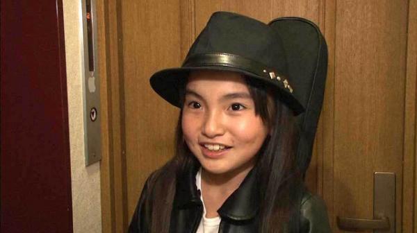 鈴木梨央に密着！ 超売れっ子の天才子役がギター弾き語りを初披露