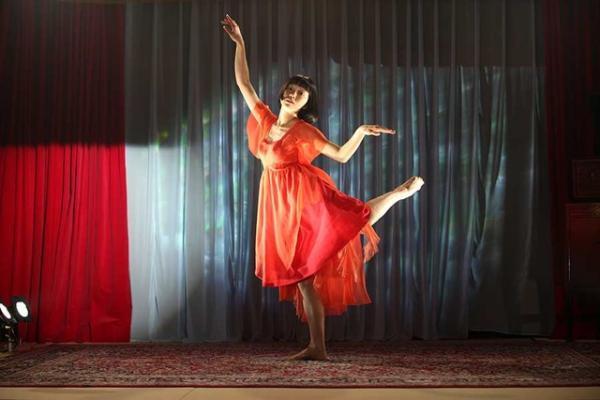 二階堂ふみ＆真木よう子が“金魚ダンス”を披露！ 『蜜のあわれ』メイキング映像到着