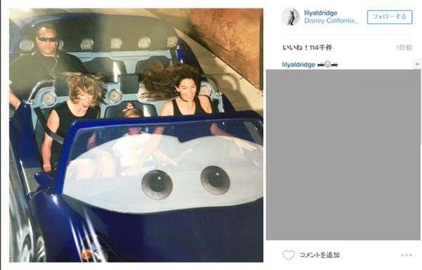 テイラー・スウィフトの女子デートに同行した強面ボディーガードが「超真顔」話題に