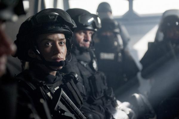 エミリー・ブラント主演『ボーダーライン』撮影へのこだわりを語るメイキング映像公開