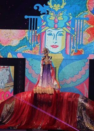 MEGA SACHIKO、ステージ降臨！次号「NYLON JAPAN」表紙にも