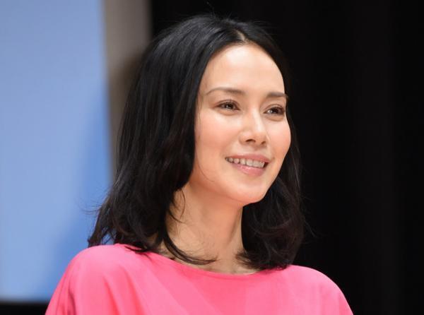 中谷美紀、結婚は「できない」ではなく「しない」と叫び大拍手！