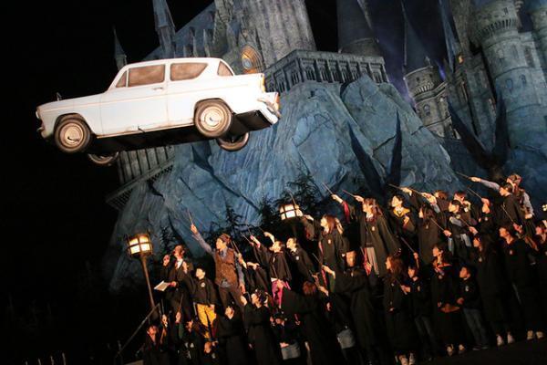 【USJ】広瀬アリス＆すず姉妹、“魔法”で車を浮遊!?「できちゃいましたね」