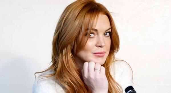 リンジー・ローハン、同棲開始わずかで年下彼氏と婚約？