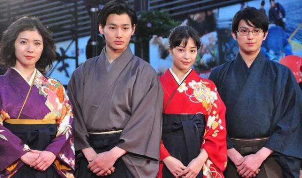 広瀬すず、野村周平、真剣佑らに歓声！ 歌舞伎町に2,500人