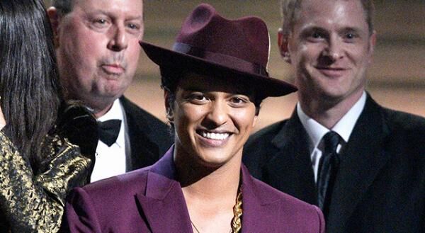 ブルーノ マーズ 再び盗作疑惑 22億円の賠償求める訴訟が勃発 16年4月日 ウーマンエキサイト 1 2