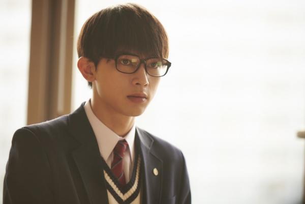 吉沢亮、癒し系メガネ男子で“ドS王子”に対抗!?『オオカミ少女と黒王子』