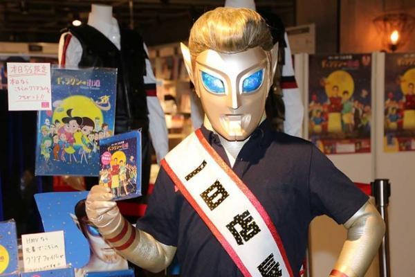 正義の味方キャプテンソックスがHMV渋谷の一日店長に！『ギャラクシー街道』発売記念