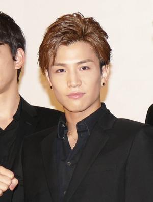 三代目JSB・岩田剛典、先輩AKIRAの無茶ぶりにタジタジ！