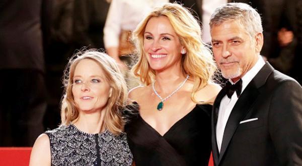 ジュリア・ロバーツ、初カンヌに感動！ドレスは『プリティ・ウーマン』風!?　『マネーモンスター』